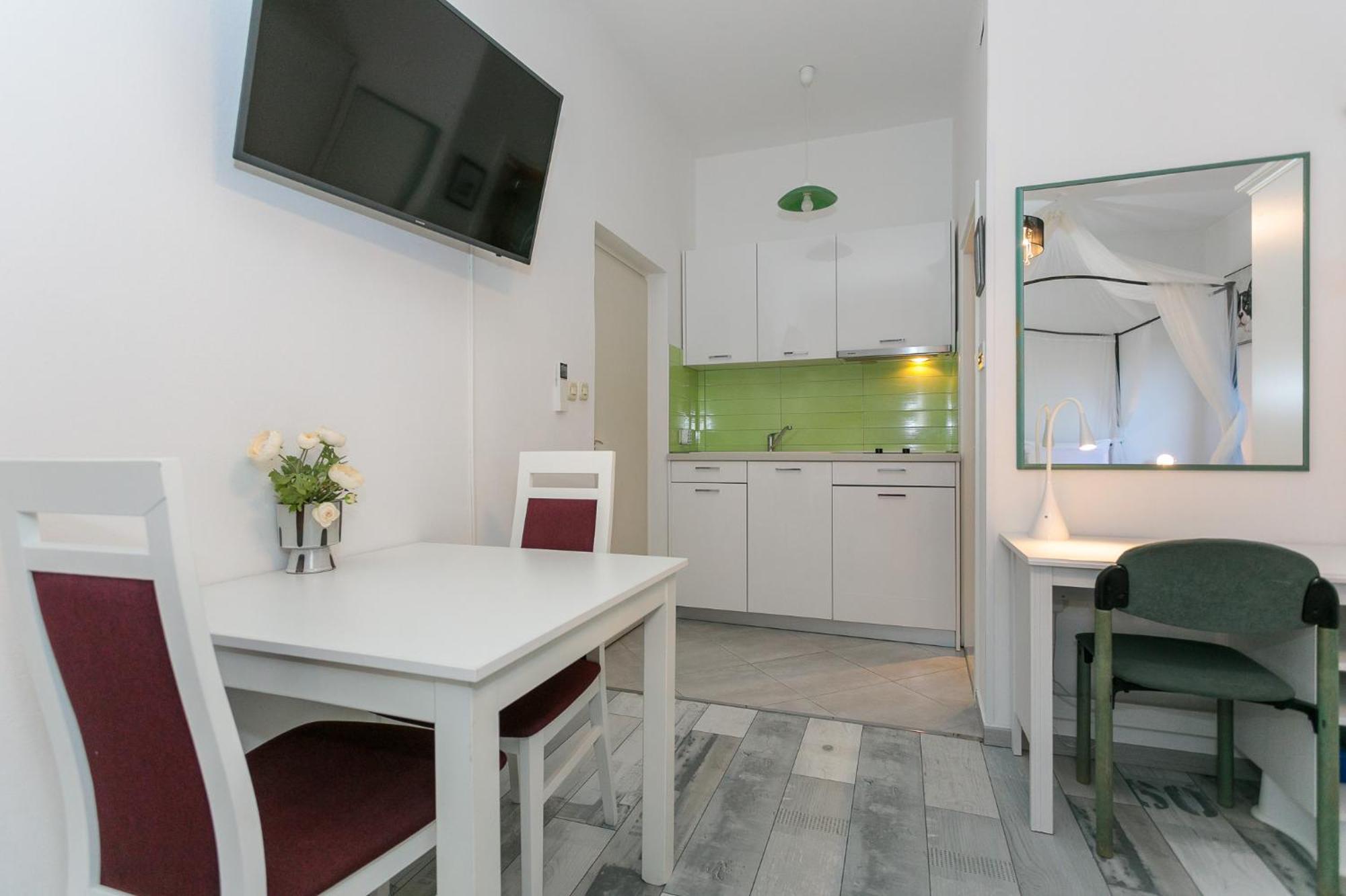 Apartments Delfin Đảo Krk Ngoại thất bức ảnh