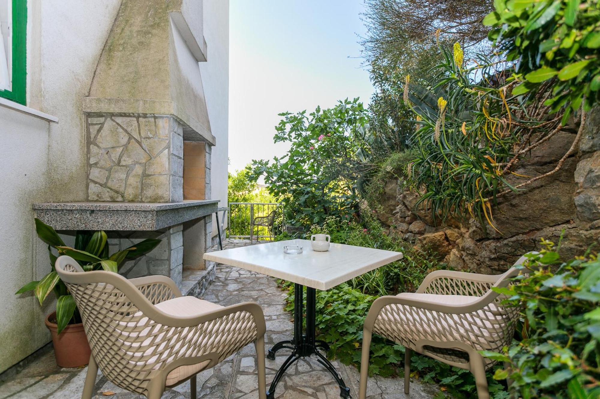 Apartments Delfin Đảo Krk Ngoại thất bức ảnh